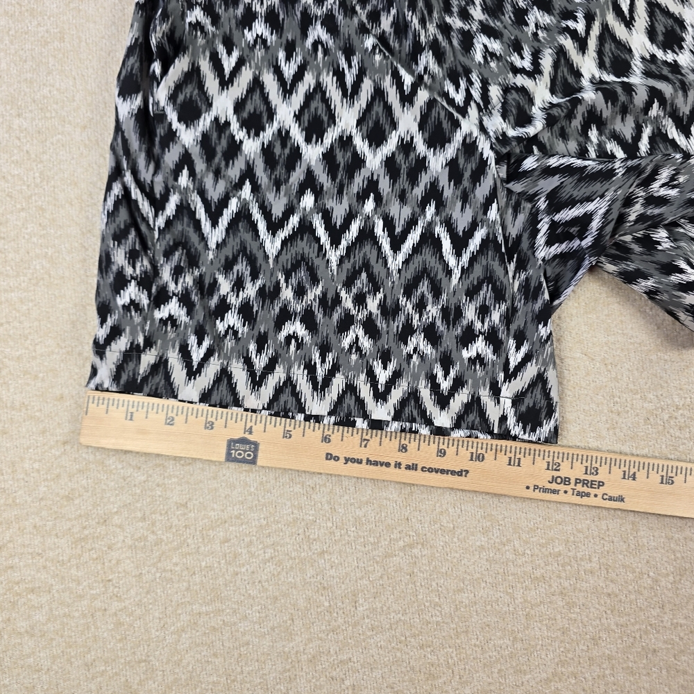 SPANX Sunshine Shorts Black White Ikat Chevron Pattern Women’s Medium Pull On - Picture 7 of 7